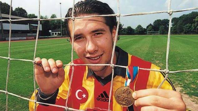 UnutulmazSL's tweet photo. Mehmet Yozgatlı

Uyruk: Türkiye 🇹🇷
Pozisyon: Orta Saha
Süper Lig Kulüpleri: İstanbulspor, Galatasaray, Adanaspor, Fenerbahçe, Beşiktaş, Gaziantepspor
Süreç: 1998-2010

Süper Lig İstatistikleri:
Maç: 243
Gol:    29

#MehmetYozgatlı #SüperLig #Fenerbahçe #Beşiktaş #Galatasaray https://t.co/bdDdnwpaFi