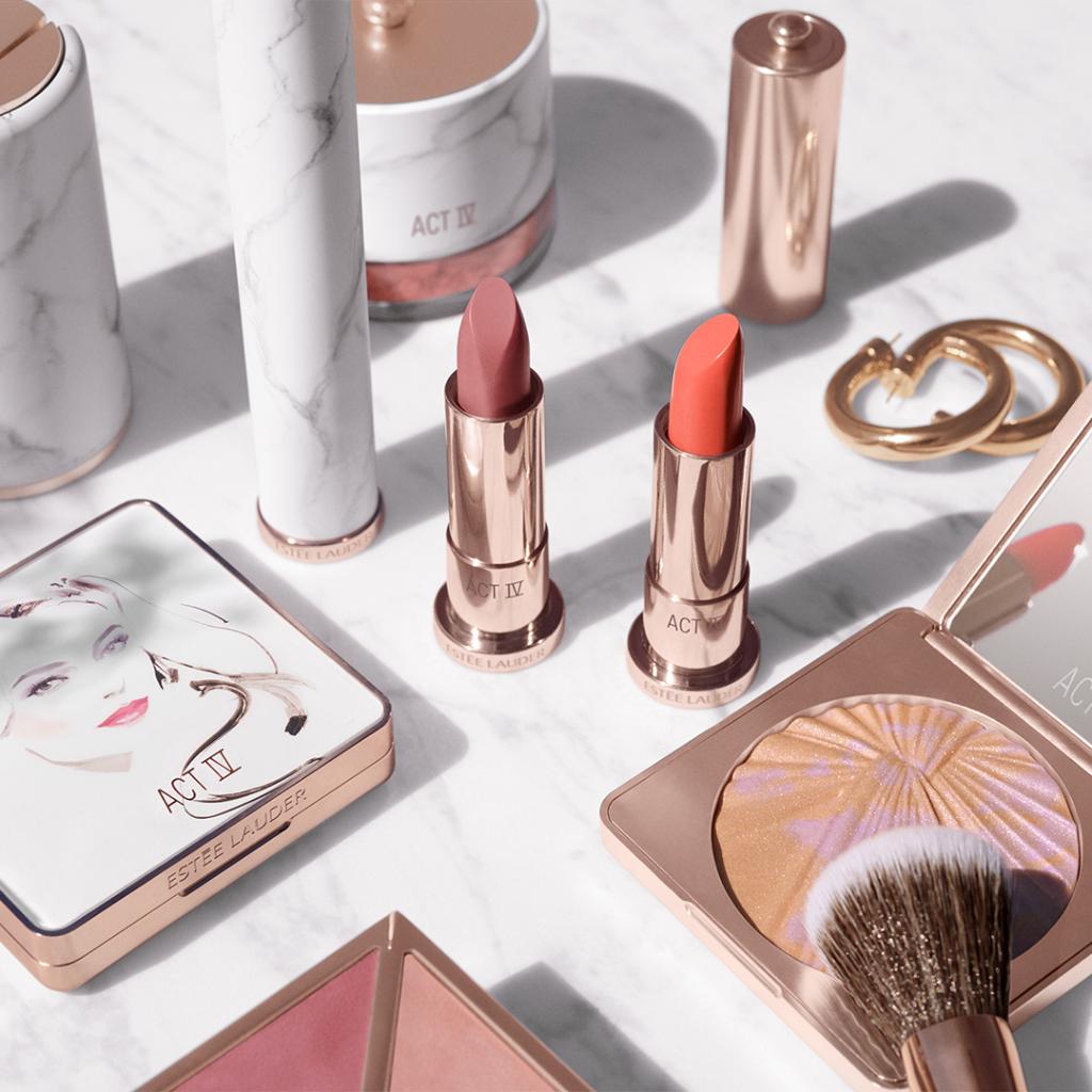 EsteeLauder's tweet photo. Take center stage and shine as the star in your own life with the new Act IV collection by Danielle Lauder 💫. With seven exclusive products designed to make your skin glow in any light, Act IV allows your inner radiance to shine through. https://t.co/pPC9B5QUIb #ActFour https://t.co/JMOnaPM50l
