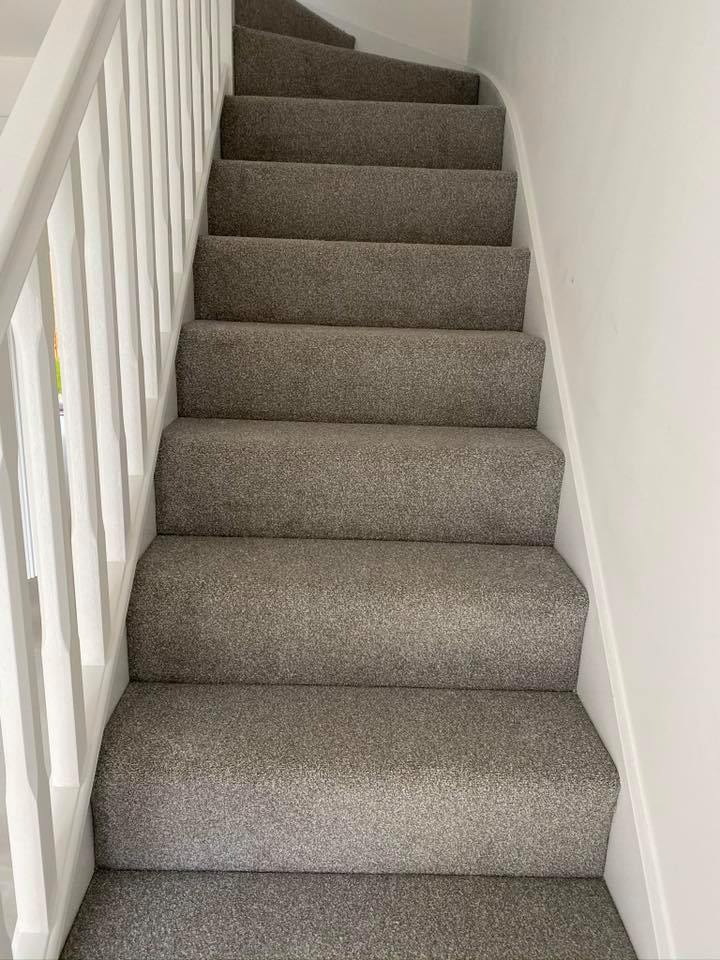 Qcarpets100's tweet photo. Carefree Twist Husky to 3 beds, stairs and landing, Avenue Bubble Gum &amp; Liquorice Sagres vinyl to WC. #quedgeleycarpets #furlong #carefree #twist #husky #avenue #bubblegum #liquorice #sagres https://t.co/oZhzUFYl6E