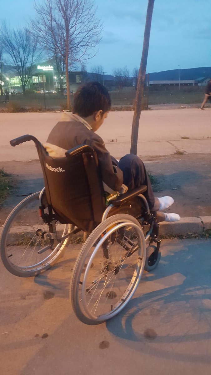 MeltingPotEU's tweet photo. XII Rapporto sul viaggio in #Bosnia (17-22/12/2019)

I nostri rapporti non possono aggiungere nulla di nuovo se non nei dettagli, ma, come è noto, il diavolo sta nel dettaglio. Per conoscerli bisogna andare sul posto.
@LFornasir e Gian Andrea Franchi 
https://t.co/f3PzJDPuRW https://t.co/zVm8nCWpgm