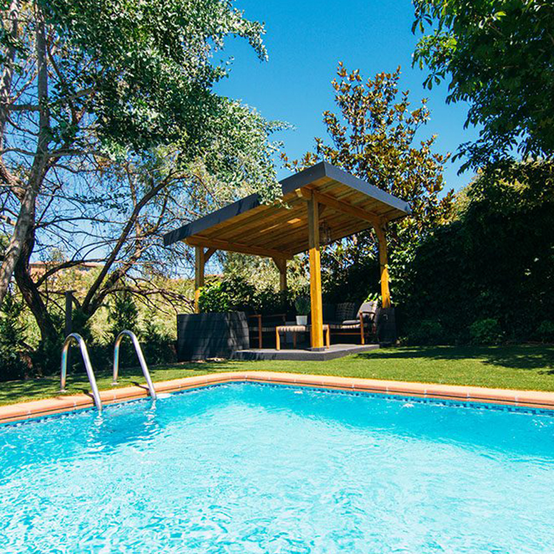 JardiPond's tweet photo. ¡Bienvenidos de vuelta de las vacaciones! 
Nosotros trabajamos junto con nuestros clientes mayoristas en obras de varios tipos y usos. Esta semana te presentamos nuestro proyecto en Sant Cugat. ¿Que os parece este jardín divino? https://t.co/1lWc9lGmB4
