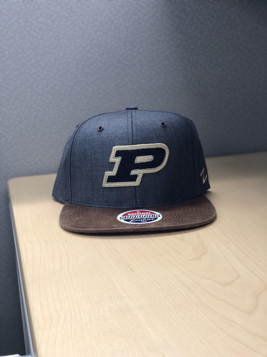 Another #FreeHatWednesday is here, courtesy of <a href="/zephyrhats/">Zephyr Headwear</a>! Follow and retweet for your chance to win this snapback.