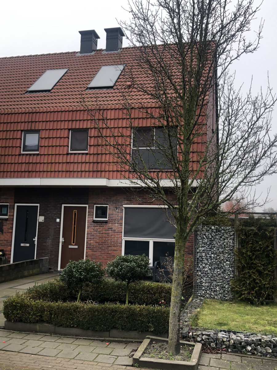 Nieuw in verkoop: Valkenier 2 Tollebeek een mooie nog nieuwe hoekwoning. Uitgerust met zonneboiler en 5 slaapkamers. Kijk op hlvastgoed.com/288/Tollebeek-… en bel ons voor een afspraak.