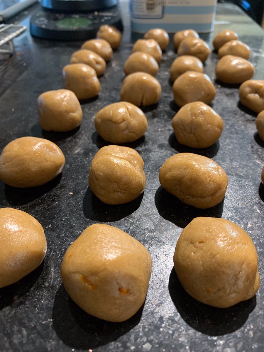 Rob_C_Allen's tweet image. 🤔 what’s #baking today. Chocolate Brownies and Ginger Snaps