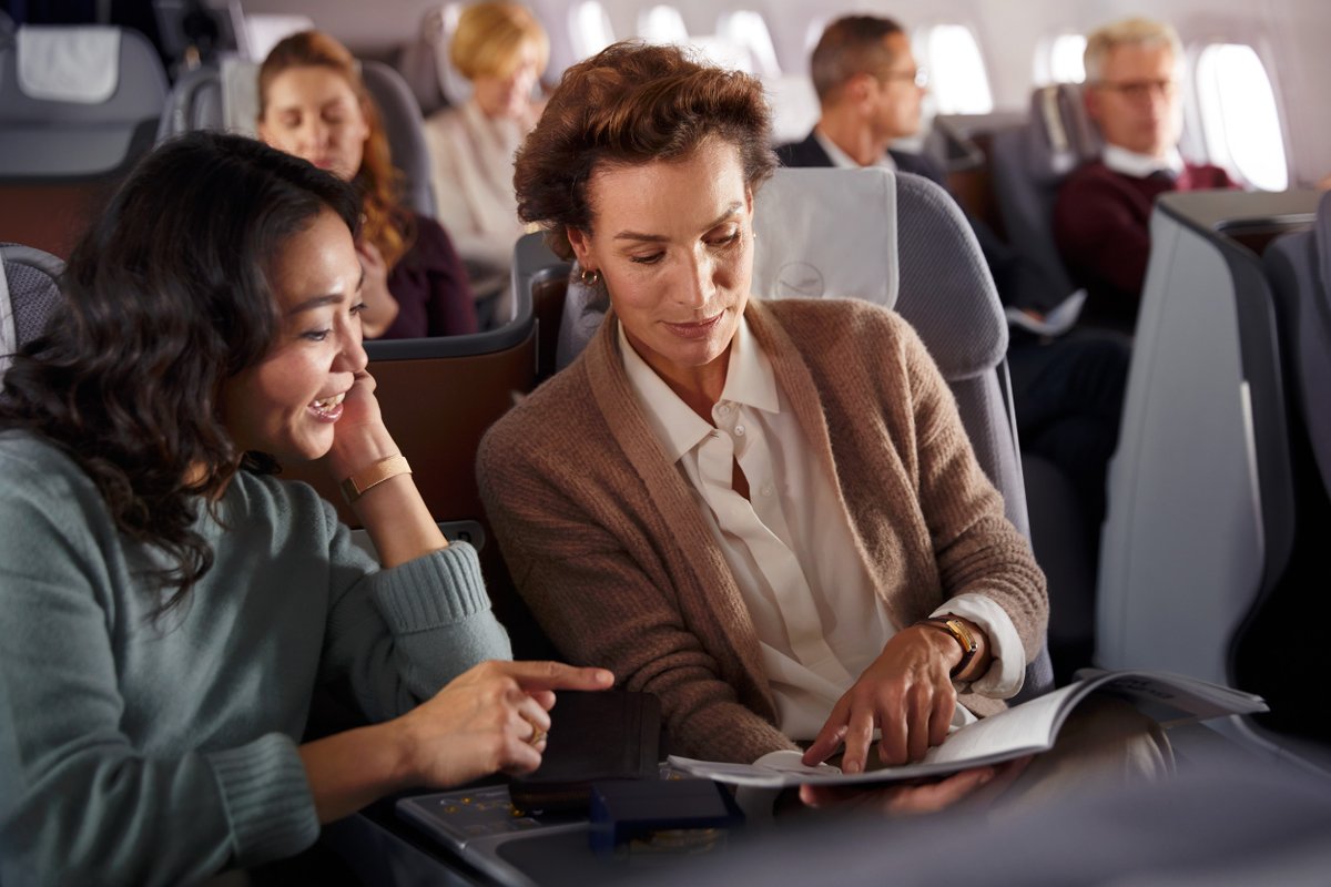 lufthansa's tweet photo. All our inflight shopping offers are listed with prices in our board magazine. Find exclusive deals and shop from your seat during the flight. Find the current Inflight Shopping magazine at https://t.co/jeRSG6EY1a #Lufthansa #InflightShopping https://t.co/MQSCyxVD2F