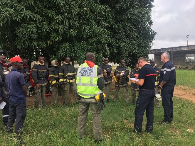 PompierCi's tweet photo. Livraison des derniers matériels  concernant le projet de protection civile financé par l'
@UEenCI
 .
Plus d'informations ici https://t.co/7pSBoN7LqW
#BonneAnnee2020 https://t.co/karn5yrVWd