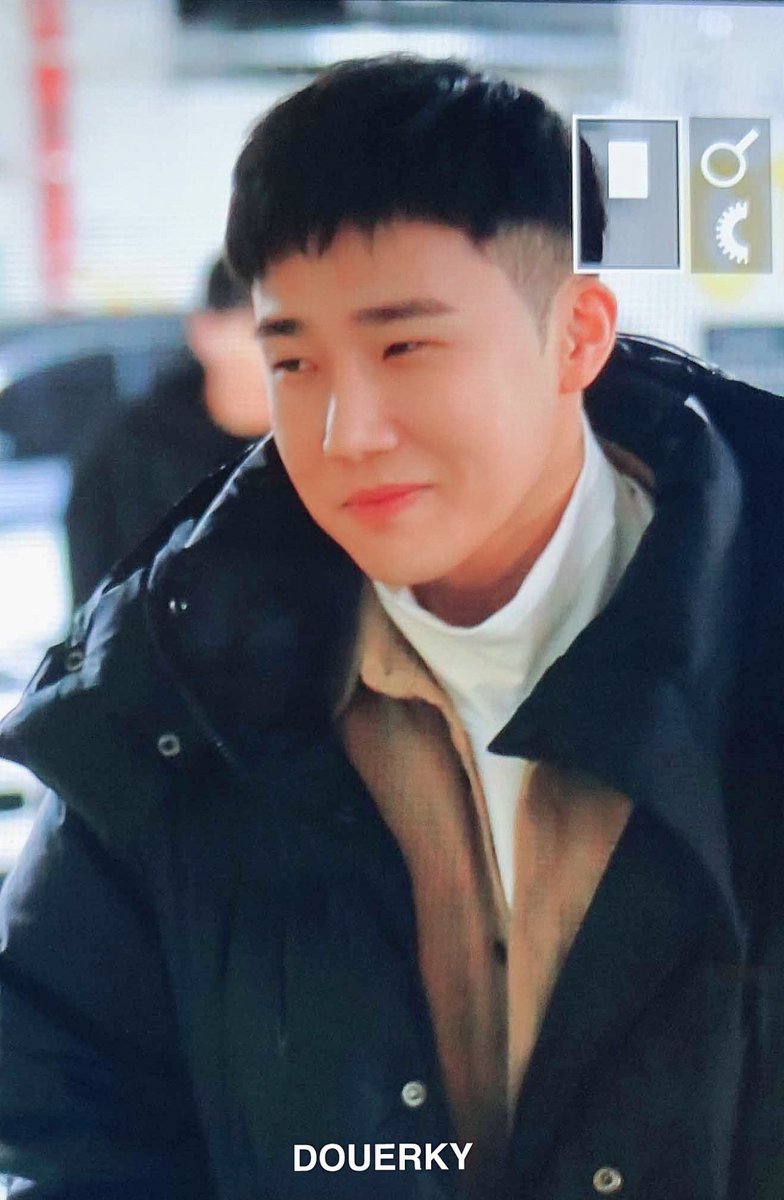 douerky's tweet photo. 200108 #김성규 

전역 후 첫 스케❤

아아ㅏ아아아 연예인 김성규다!!!!!!!! https://t.co/Q4VPBAM26n
