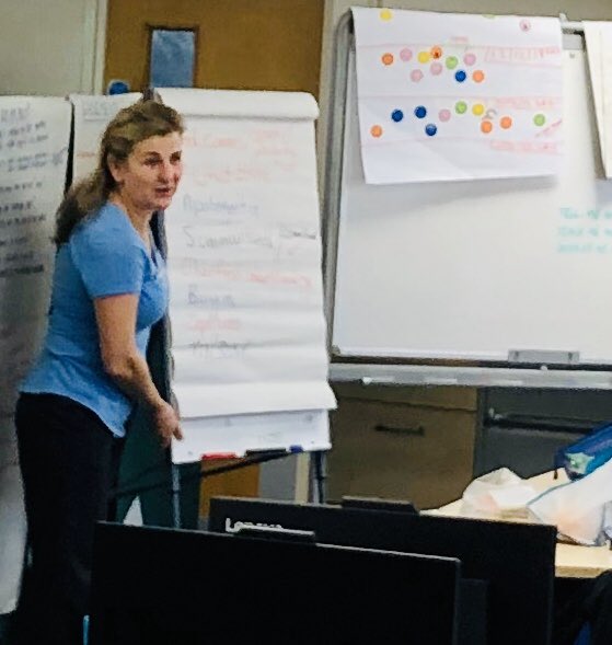 PeteJamiesonDWP's tweet image. Our new #Merseyside work coaches are in the final week of their training with Jane, Tony and the team in #Huyton. What a transformation in confidence and a great buzz to the group as they embark on their new roles supporting our customers. I will be watching their progress 👍🏻