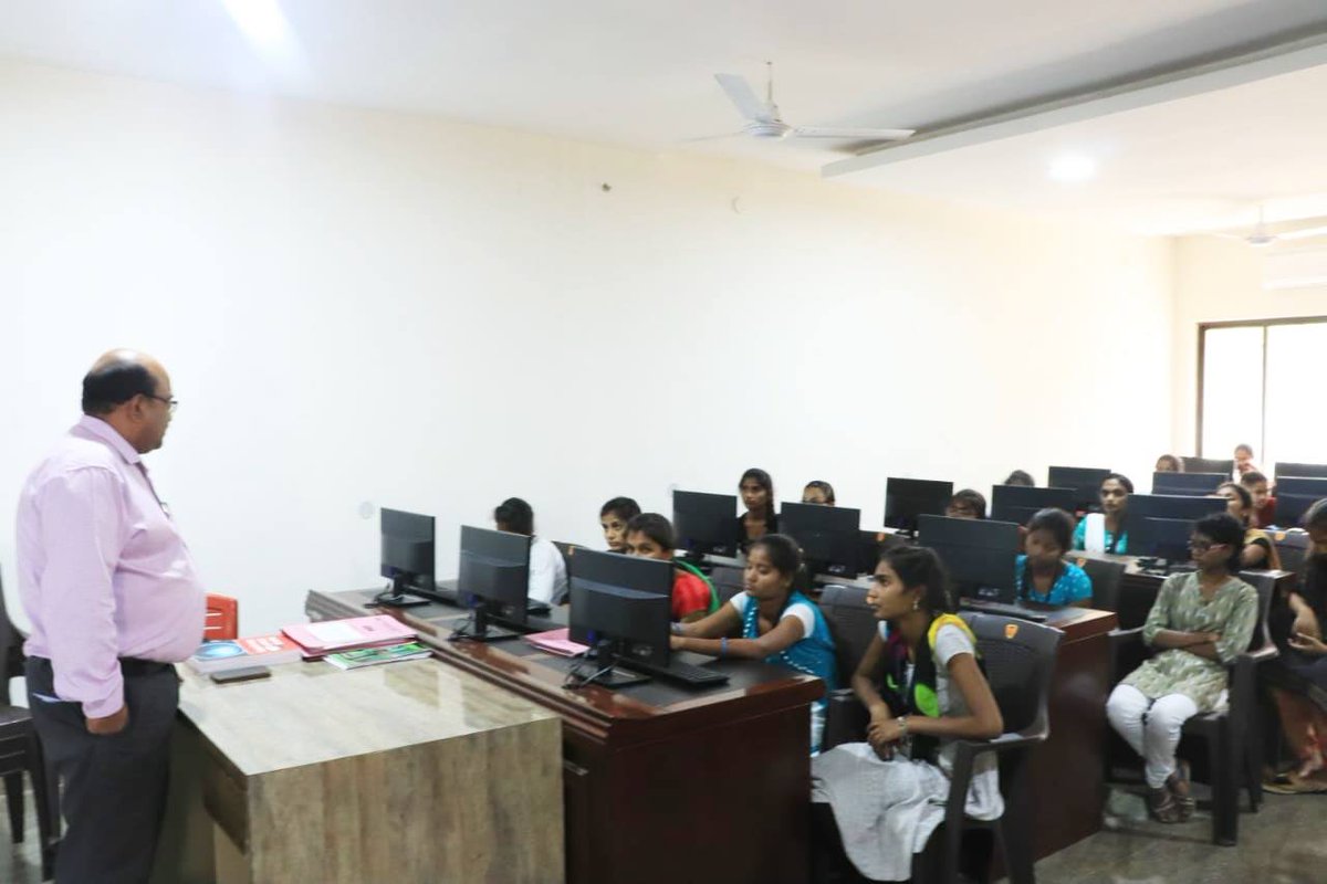 GNInstitutions's tweet photo. As a part of #GNI's #CSR (#CorporateSocialResponsibility) initiative, a campus visit of 65 students from Kakatiya Junior College for girls, Nalgonda was organized on 04/01/2020 along with their college Director & Principal.
#AutonomousCollege #GNIT #GNITC #AutonomousUniversity https://t.co/FQy1nETh66