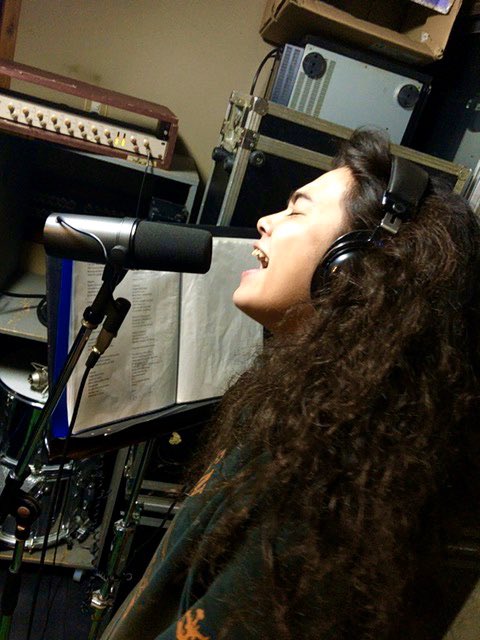 HFO_official's tweet image. #AnalogRecording
Day5

昨日は休みとし、各々酷使した身体を休ませませた。
そして今日から再び一日中スタジオにこもって曲の練り上げと、各パート録音が始まった。

日々新しいことへ挑戦し、新しいH.F.O.へと進化している！
次のライブでどんな姿を見せられるか今から楽しみだ🔥

#HellFreezesOver