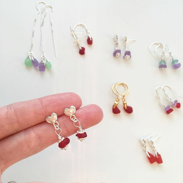 Romantic hearts ♥️ for Valentines Day 🥰 New collection on my website Tiliabythesea.com - only the Red Sea glass earringscare listed so far 😬 #redseaglass #hearts #heartshaped #treasurehunting #earrings #earringsoftheday #dangling #valentines #val… ift.tt/2tETOGa