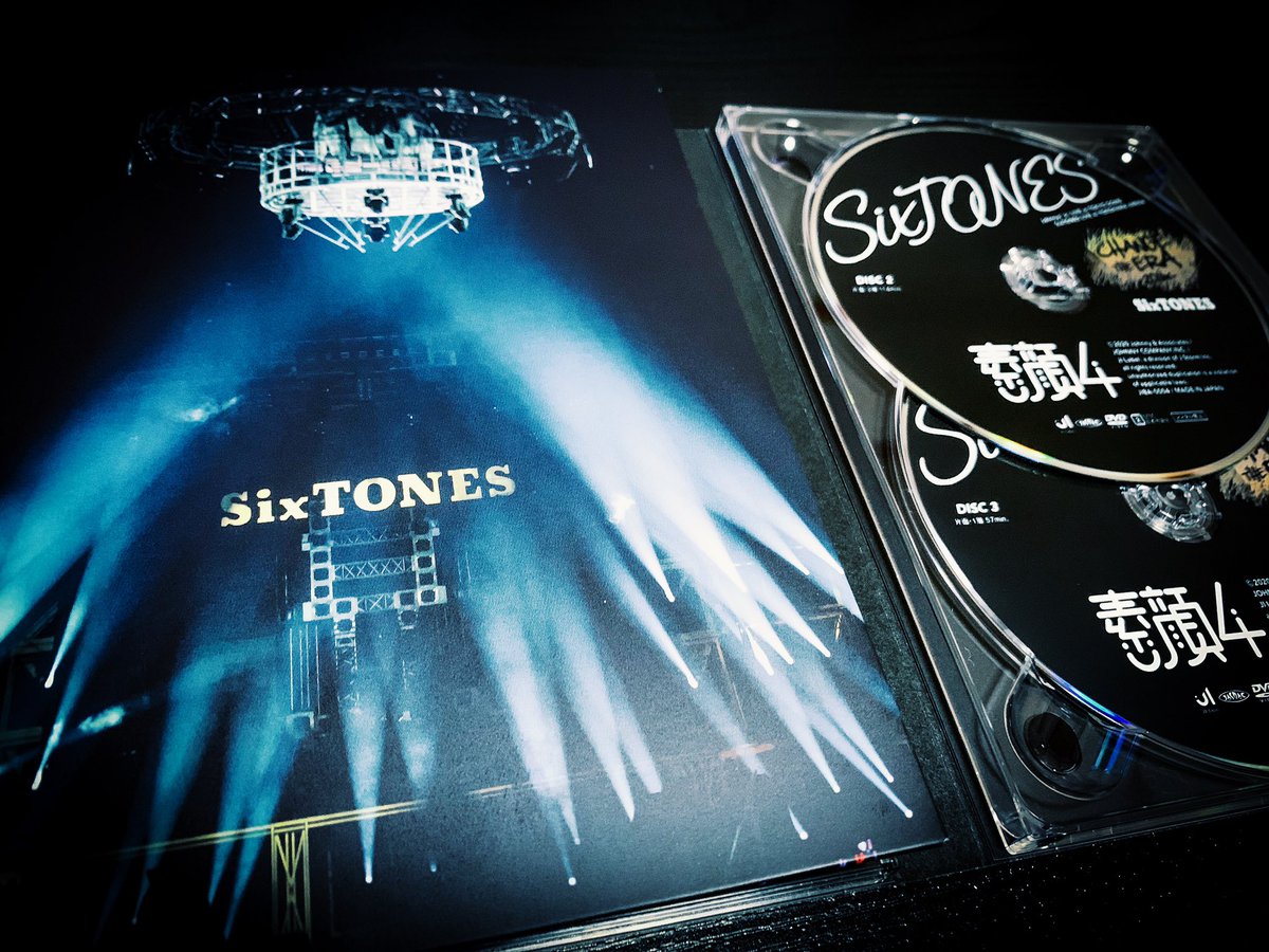 Ricky 18歳男子 さんのツイート 素顔４ 発売日に家に到着っ 8 8に一度見てるのに 今もう一回見て泣きそうになってる今日この頃 まじで最高すぎ 素顔4 届いた Sixtones Snowman ジャニーズjr祭 Changetheera 1月22日デビュー