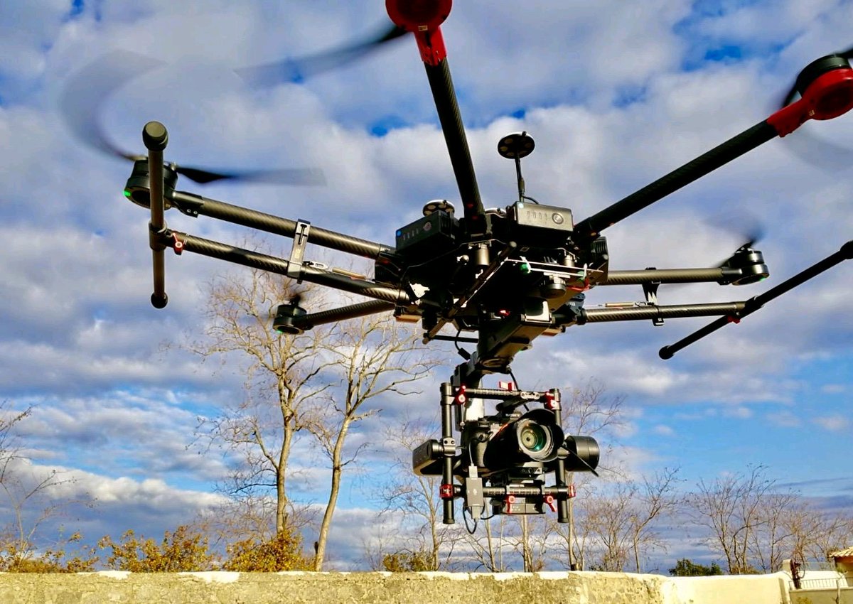 B_Millescamps's tweet photo. Notre solution d'#inspection ultra HD par #drone (Dji M600 Pro + Sony Alpha 7rIV 61Mp) a permis d'identifier une araignée sur une façade à 10m de distance. 

Les exports de l'#orthophotographie prouvent le potentiel de cette solution d'aide à l'inspection.

contact@instadrone.fr https://t.co/XCzuv4bMXO