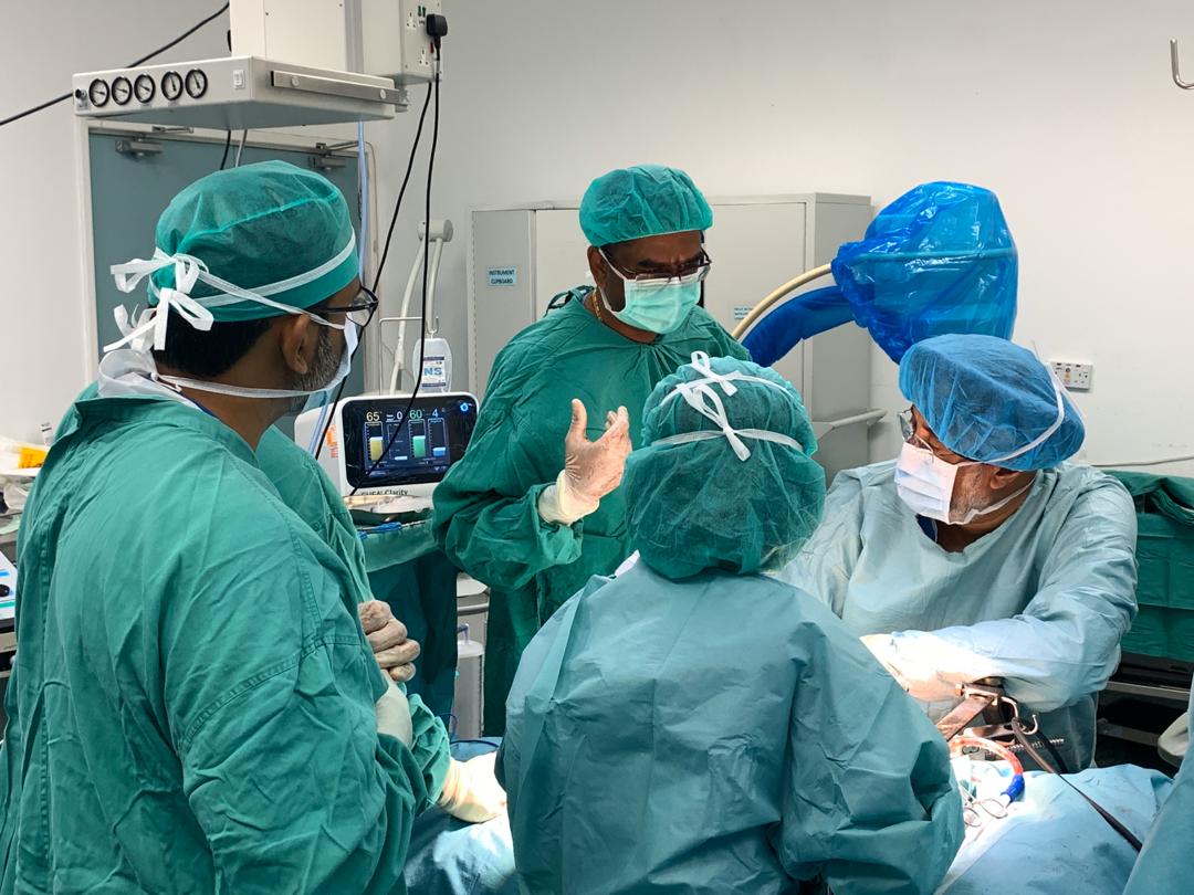 DrDzul's tweet photo. AlhamdulilLah!⚡The work of true hero's often go unnoticed

12 hours, 27 personnel, 2 teams wth 1 MISSION.

CONGRATS! The Selayang Transplant Team for the successful living-related-liver transplant surgery today!

Very proud of d great work done by @KKMPutrajaya staff across 🇲🇾! https://t.co/6VG0a1pDYz