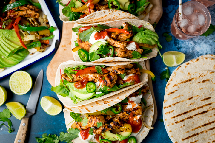 KitchenSanc2ary's tweet photo. Easy chicken fajitas! Marinated chicken, seared to perfection and served with smoky charred peppers and onions on flour tortillas.
https://t.co/co4wf7HfOn
#easydinner #fajitas #chickenfajitas #sharingplate #sharingplatter #mexican https://t.co/KGTCNLULDh