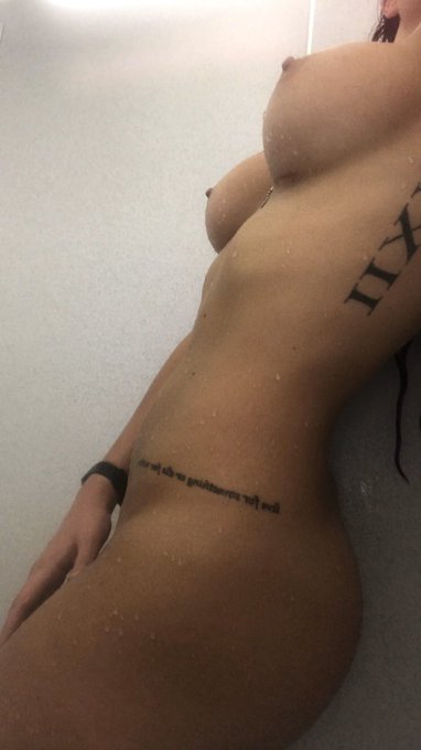 Shower pics are cool https://t.co/miCj0WQgKZ