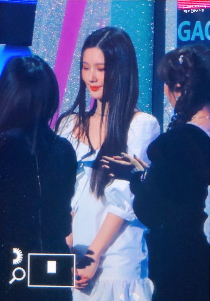 Sweet_Dream0131's tweet photo. 💫200108

#여자아이들 #G_I_DLE #미연 #MIYEON https://t.co/b69Tn4AlCz