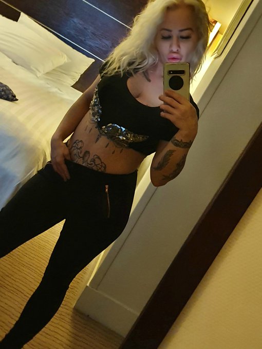 Good morning xXx #goodmorningbritain #messyhair https://t.co/fObMRBzuCF<a href="/tag/goodmorningbritain"class="tags">#goodmorningbritain</a><a href="/tag/messyhair"class="tags">#messyhair</a>