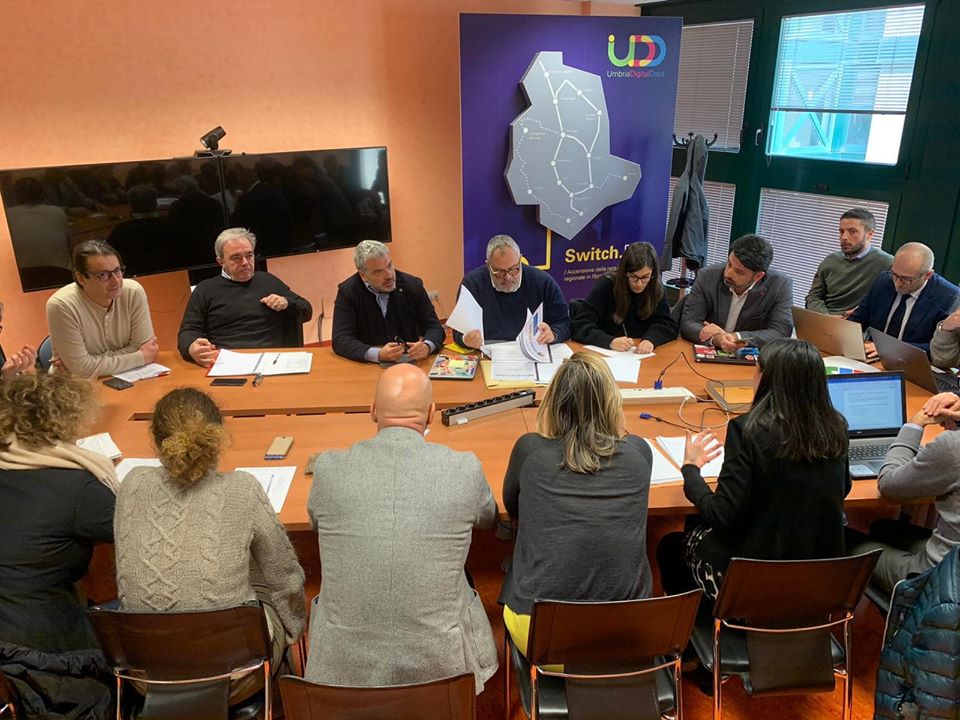 In <a href="/RegioneUmbria/">Regione Umbria</a> i lavori per la nuova fase del #digitale e #innovazione sono già iniziati. Qui sotto tutte le priorità dell'Assessore <a href="/MicheleFioroni/">Michele Fioroni</a> urly.it/33xr5