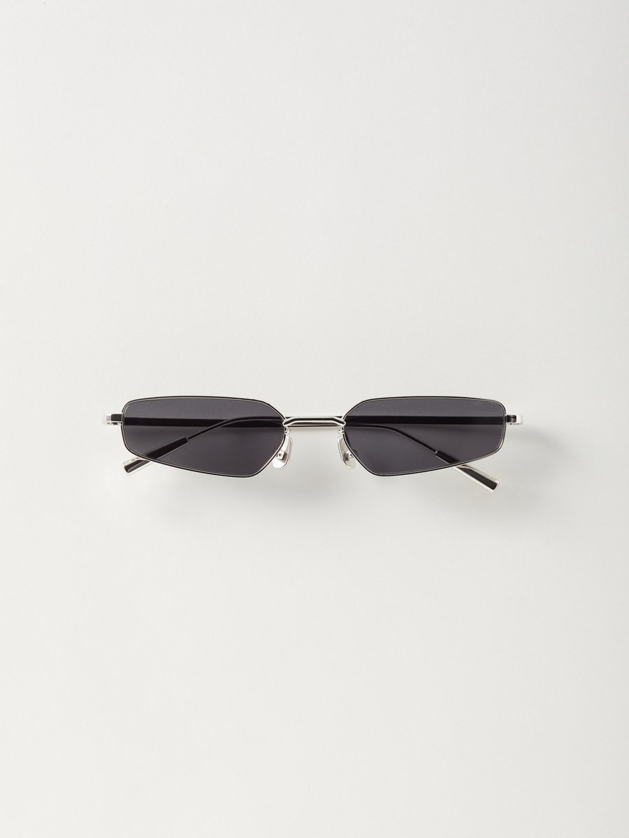 ambushdesign's tweet photo. ASTRA sunglasses from our AW 2019 collection feature a titanium construction and AMBUSH® original thin frame with ORANGE, BLACK or BLUE lenses. Find these and more from AW 2019 at AMBUSH® WORKSHOP or at https://t.co/1jihpTqrxQ
#AMBUSH #AW2019 #ASTRA #SUNGLASSES https://t.co/1Ji9VngF86