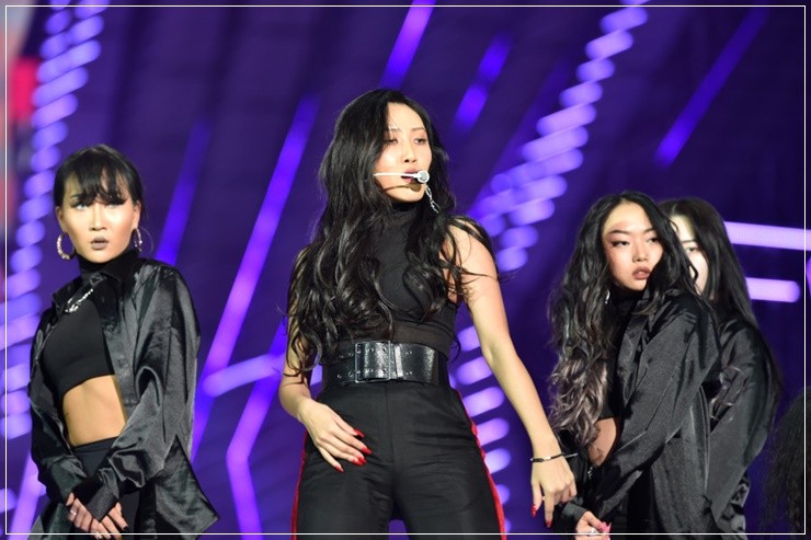 HWASA GLOBAL • Chili 🌶 on X: During SBSGayo,few celebs were seen wearing UNICEF  bracelet/ring which is part of the UNICEF team campaign. This campaign is  to protect/help children who are suffering