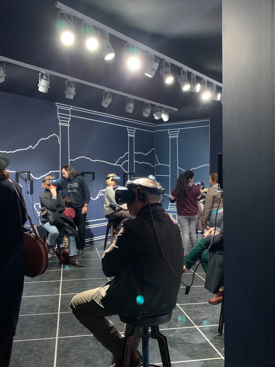 themessengersfr's tweet image. Visite de nos messengers au @MuseeLouvre pour l&apos;exposition sur la rétrospective de #LeonardDeVinci en collaboration avec notre client #HTCVive ! 
#HTCViveArts #VR #realityvirtual