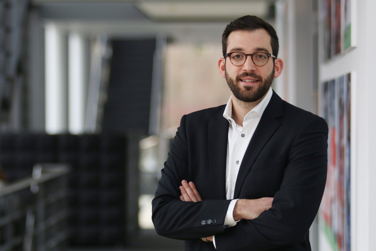 SPORT1_PR's tweet photo. Nächster Neuzugang für die @SPORT1 Redaktion: Patrick Berger kommt als neuer Chefreporter West zu uns. Herzlich willkommen #mittendrin, @berger_pj! #transfer #transferticker https://t.co/suIlwxD7Py https://t.co/J7lyzMKD0C