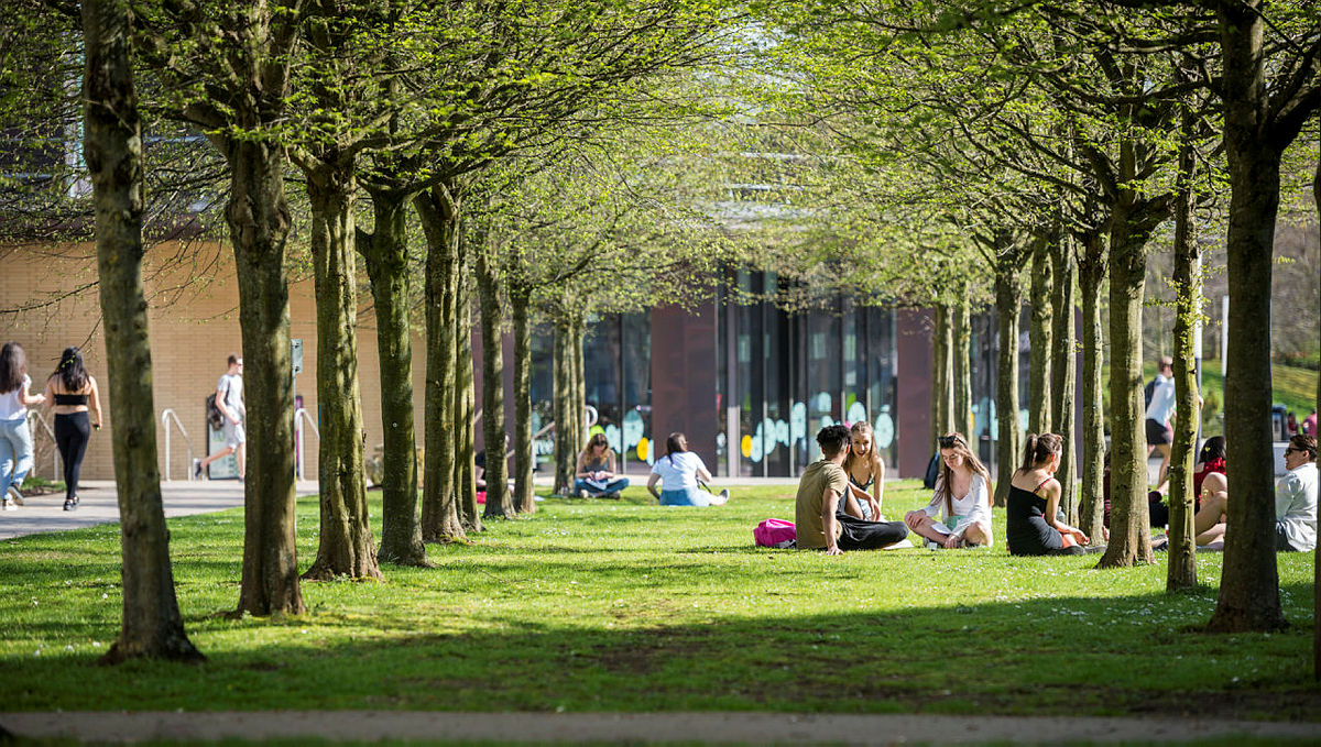 BathTR's tweet photo. We are recruiting a research fellow to join SPECTRUM (Shaping Public hEalth poliCies To Reduce ineqUalities and harM). Based within the @BathTR group, you will work with a broader @UniofBath team, including @bathsps. Apply by 5 Feb. Interviews 11 Feb. https://t.co/db6zPAst3p https://t.co/K7uj0YCZe0
