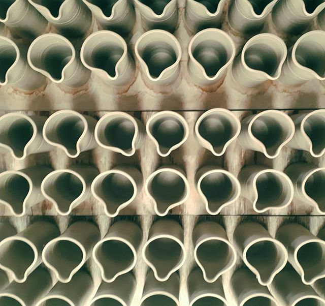 Infodiem's tweet photo. Creamer jugs. First batch of throwing for 2020. I made these yesterday so today I will do a bit of work on shaping the spouts to make them more defined and pour well. After that I made all the handles. So afternoon wll be spent putting them together. The… https://t.co/FsQQKiGRoE https://t.co/vafPNB8I4v
