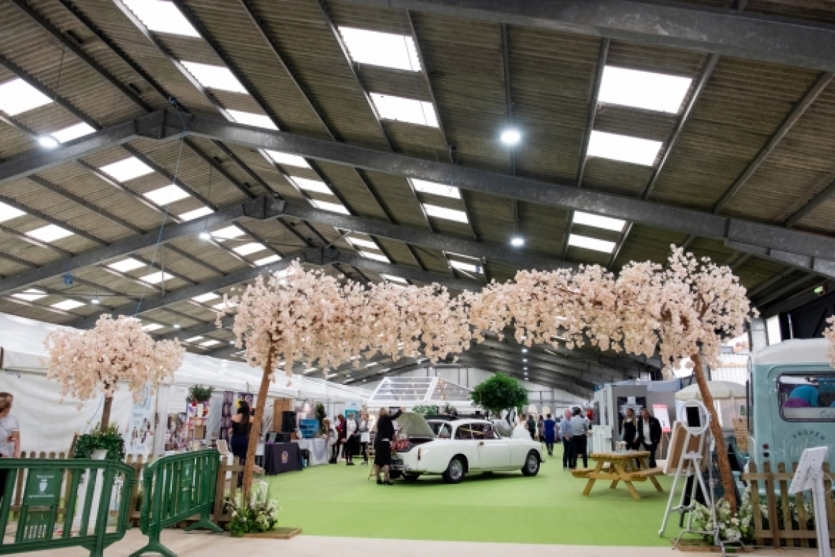 WEDMAGAZINE's tweet photo. #engaged? Cancel your weekend plans, and hot-foot it to the Royal Cornwall Showground in Wadebridge this Sunday 12th January (11am-3pm) for @art_ofweddings Wedding Showcase! https://t.co/zI2LnVO1Nc https://t.co/gipFu30kWD