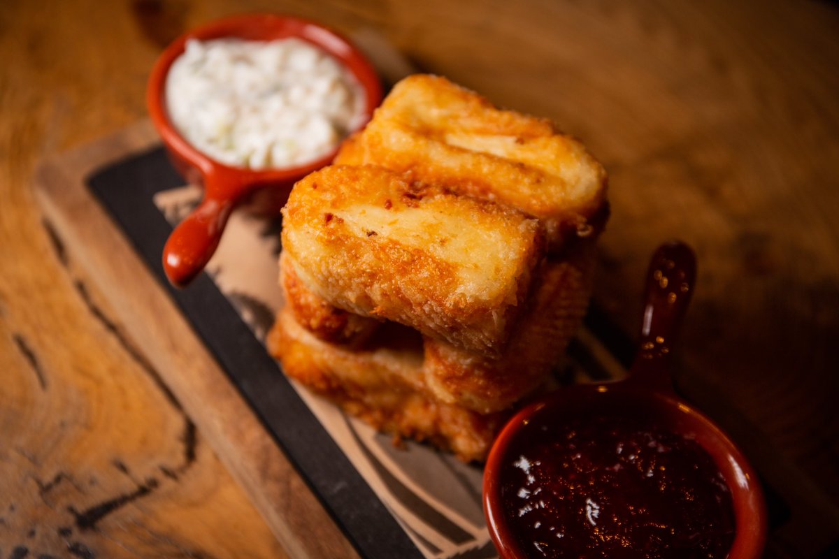 Halloumi Bites! 

Grilled Somerset ewe’s halloumi from Homewood Farm served with homemade tzatziki & chilli jam. 

#Bristol #bristoleats