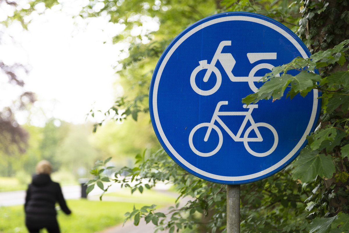 Fietsen steeds belangrijker in zuidoost Friesland. De vijf zuidoostelijke gemeenten in Friesland hebben gezamenlijk plannen uitgewerkt om fietsen in de regio aantrekkelijker te maken. Lees meer op opsterland.nl