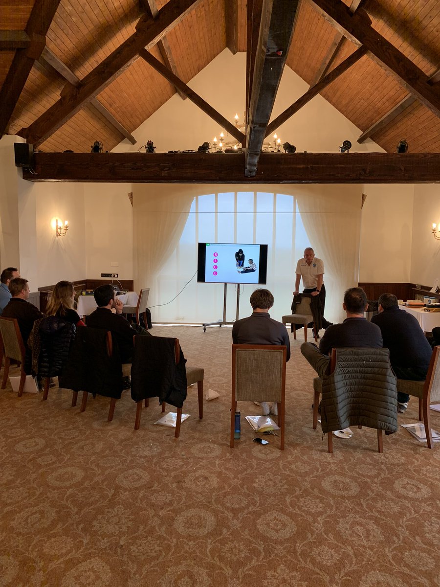DaveLacey89's tweet photo. Three valuable days attending a first aid at work course with the rest of the @CumberwellPark team. 💉💊🚑 @MySkillsForLife https://t.co/h3EB20qU6I