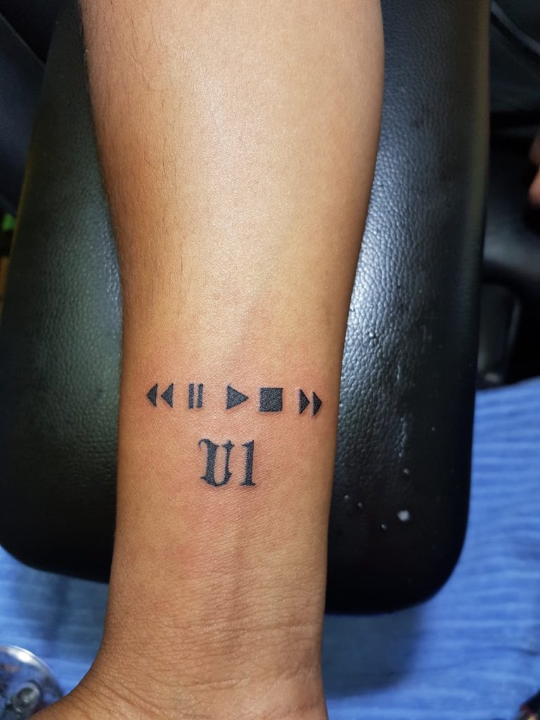 JosephS_Offl's tweet photo. கெத்து சித்தப்பா @Vignesh18394  #ThalaU1 @thisisysr தலைவன் வேற லெவல் EveryWere #Yuvanisam ❣️ #MyTattoo U1 Forever 😘😘😘 https://t.co/lk5lt1M56d