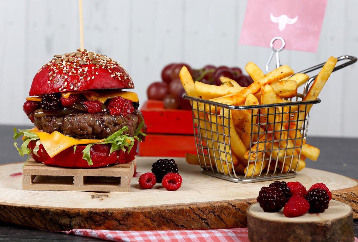 themuratchef's tweet photo. #burger #art https://t.co/BdDqbWW5cj