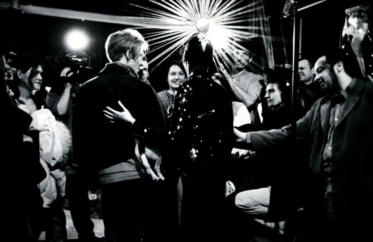 archivealive's tweet photo. Grace Jones backstage at Philip Treacy’s London Fashion Week show held at the Natural History Museum. Photographed by Kevin Davies (December 20, 1999) https://t.co/7stZdybdA4