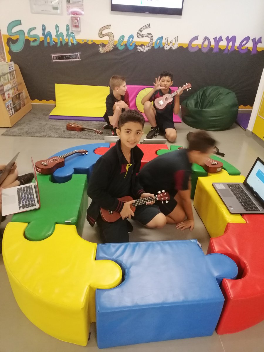 GordonAdebayo's tweet photo. Ukulele at GIS is awesome!!! https://t.co/b1SHMYosB0