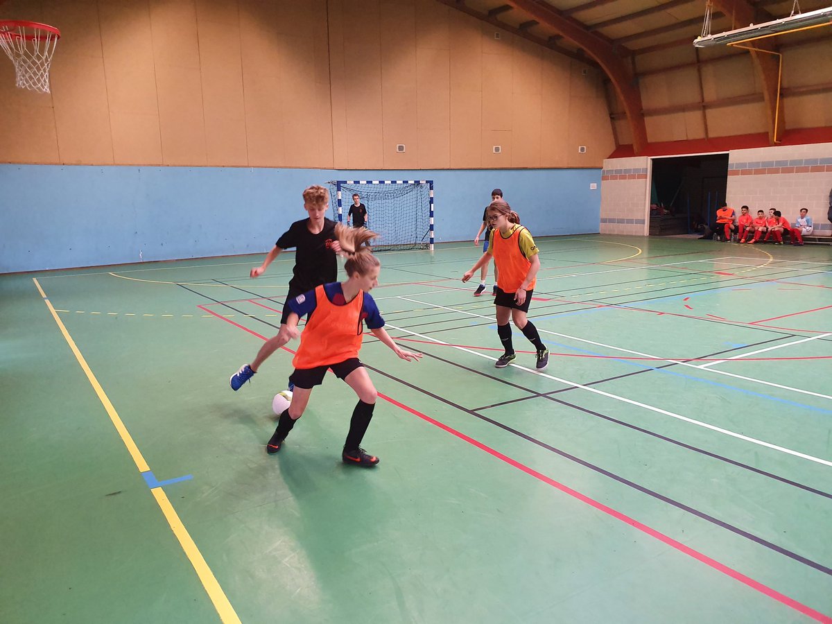 DevassineB's tweet photo. @ASSaintPaul 1ère compétition futsal a la maison https://t.co/WgezgThyj6