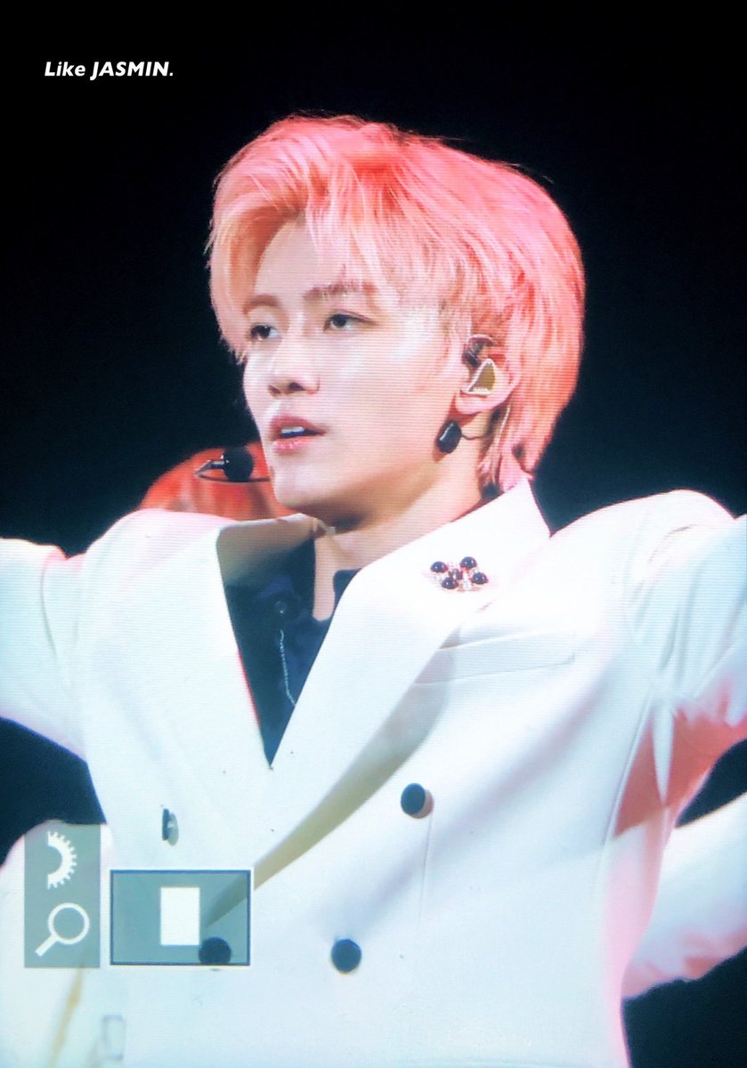 LikeJASMIN813's tweet photo. 200108
#나재민 #재민 #JAEMIN https://t.co/FuZ4be9VnM