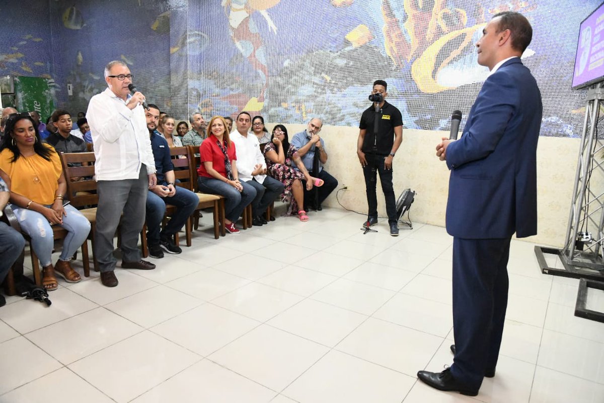 rosadita1520's tweet photo. #DomingoContreras propone revitalizar la avenida Mella con "La casa del son", "La casa del merengue y música urbana". #UnaNuevaGobernanza 
#PORUNACIUDADPARATI @laravaldez27 @DomingoCG1 @VernicePaez @AlexAdon01 @cuesta_madeline @JuanTavarezE @digcoro @cnestina @JuniorArv3loQ https://t.co/kauKYODQDd
