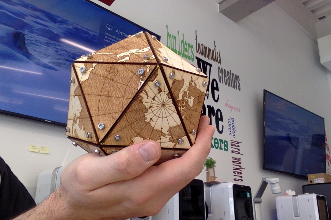 So excited to finally share THIS dymaxion globe! It took me 2 and 1/2 years of failing and a lot of encouragement from <a href="/MrsWhalenSTEM/">Julia Whalen</a> but this laser cut/3d printed icosahedron is finally finished! Instructions here: makezine.com/projects/laser… but DM for tips I learned along the way