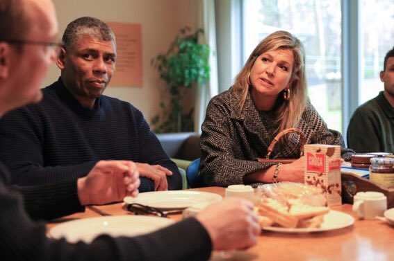 Koningin Máxima bezocht vandaag De Wending, onze unieke verslavingskliniek. De koningin ging daar in gesprek over de ontwikkeling van het behandelprogramma voor mensen met een langdurige verslaving en een lichtverstandelijke beperking. Meer info: dewending.org