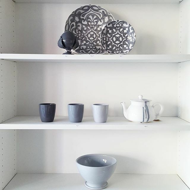 GiardinidiSole's tweet photo. Keeping it simple today in the showroom✨ We’re loving this mix of neutral colors and patterns!
. .
.
.
#sowaboston #madeinitaly #GdSstyle#sharemystyle #makehomeyours #homeware #homeaccessories #bostoninteriordesign #bostondecor #winterdecor #decorins… https://t.co/9fuTtRuTmh https://t.co/YjwGHZQpeQ