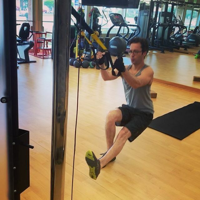 I’ve got a long day of video editing ahead of me and to counteract the negative effects of sitting all day, I always make sure I get in a leg workout in. My new favorite exercise is TRX assisted pistol squats. Workout #1 for the day is almost done.#filmm… ift.tt/39PRgpp