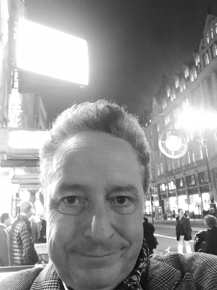 nickcurtis's tweet image. Off to see #MagicGoesWrong @VaudevilleTh. Immediate reaction on here straight after, full review tmrw on standard.co.uk and @thestandardarts