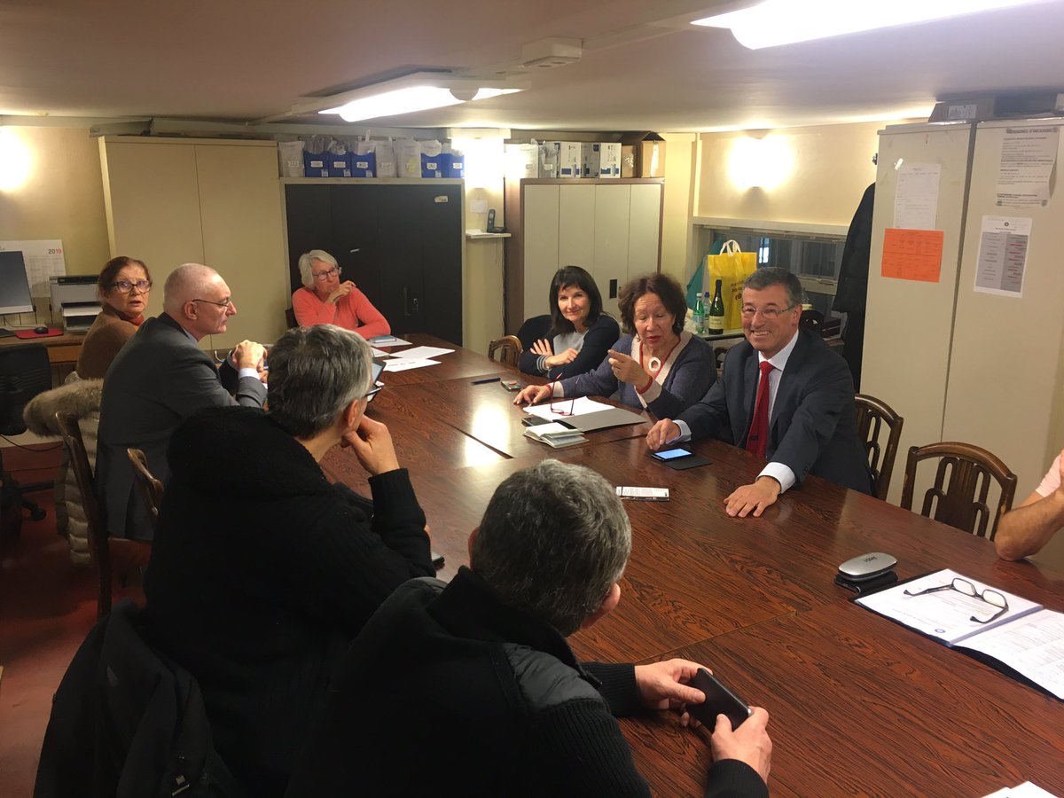 PierreGaboriau's tweet photo. Aux côtés de l’équipe de @OMS16e pour leur comité directeur de rentrée. Merci à ses bénévoles qui, autour de leur présidente Michelle Marcerou, font un travail formidable tout au long de l’année pour promouvoir le #sport de #proximité dans notre arrondissement. #jaimemon16 https://t.co/gBLKAo3aGf