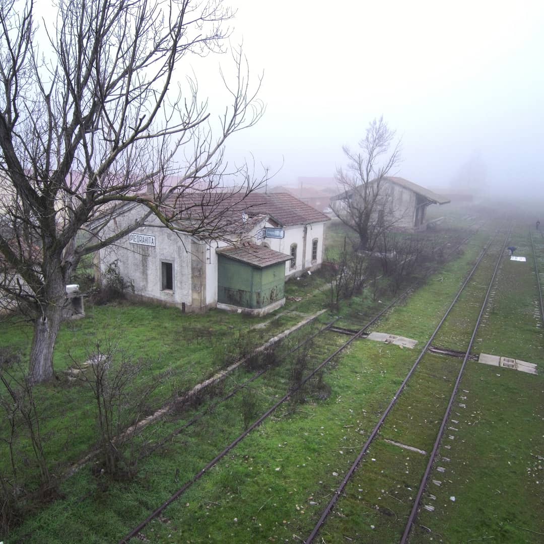 NoveznoZamora's tweet photo. 🛤️ Antigua Estación de Piedrahíta de Castro a vista de dron.

📸 Fotografías tomadas junto a la AFZ. https://t.co/x4iKxyh1LH