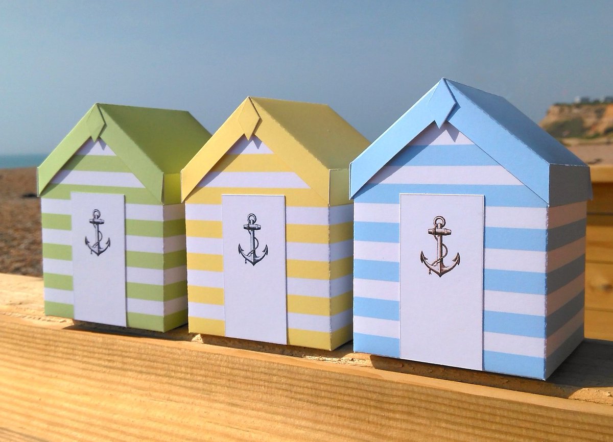 EsselleCrafts's tweet photo. All of my papercraft templates come with easy to follow instructions! ๐ #womaninbizhour #papercraft #giftideas #favourboxes ๐ https://t.co/8sScmMRCbI https://t.co/rC629Lv2CZ