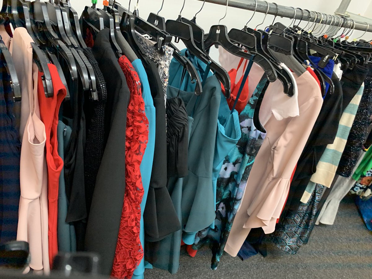 ny_samplesale's tweet photo. Checked clothingline one day blowout sale. Rate 1/5. I usually love CL blowout sale here, always purchase $2-300. Today, just bad selections. Ugly Yumi Kim dresses and one rack of Milly. Rest brands, I haven’t heard. Although staffs were friendly, it was not worth the trip. https://t.co/Vw0zhtNkUT