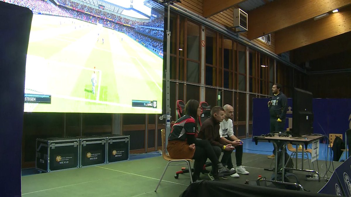 SAHBESPORTS's tweet photo. 🎥  #Reportage sur le #SélestatEsportDay réalisé par TV2COM 

Retrouvez le ici : https://t.co/ESOfkaIc8V https://t.co/AuEScPqCKg